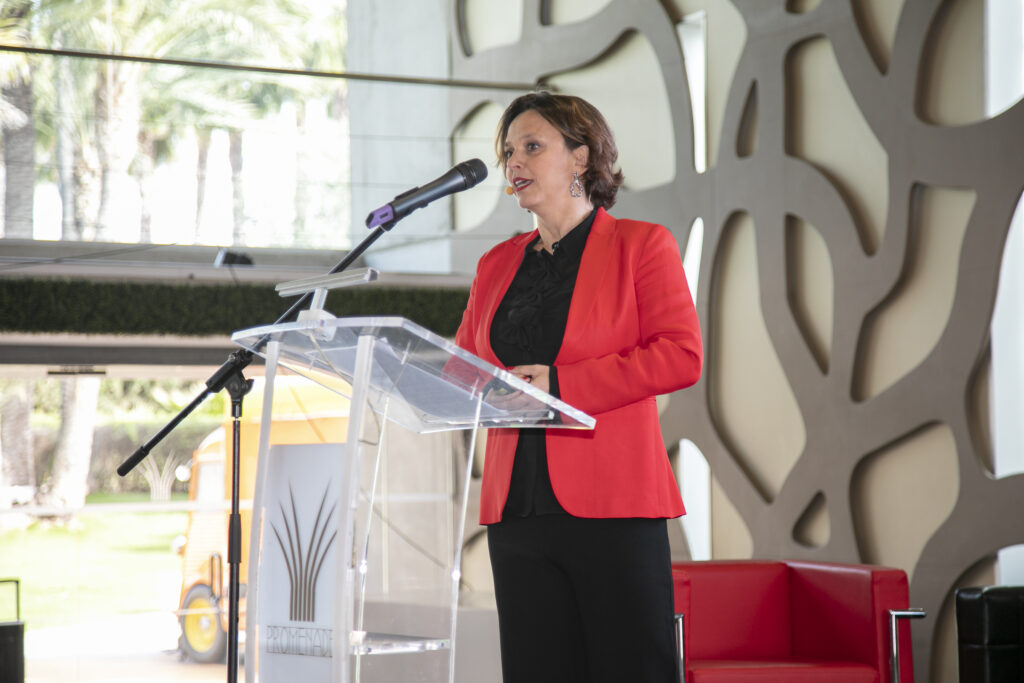 SAÏNA FACÓN