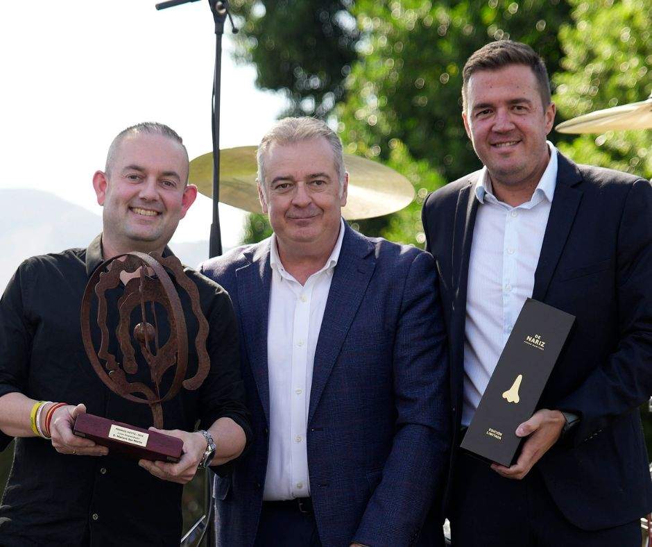 Nicolás y Valero, restaurante Ginés, Mariano Sánchez, Mariano San Martín, eh! de Cáritas y el actor Jaime Lorente, premiados por HoyTú en su fiesta anual.