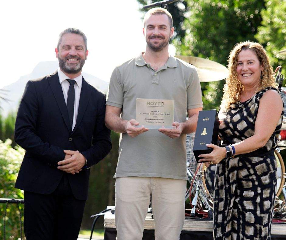 Nicolás y Valero, restaurante Ginés, Mariano Sánchez, Mariano San Martín, eh! de Cáritas y el actor Jaime Lorente, premiados por HoyTú en su fiesta anual.