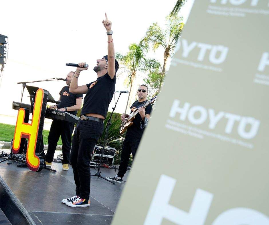 Concierto de Los Happys durante el evento.