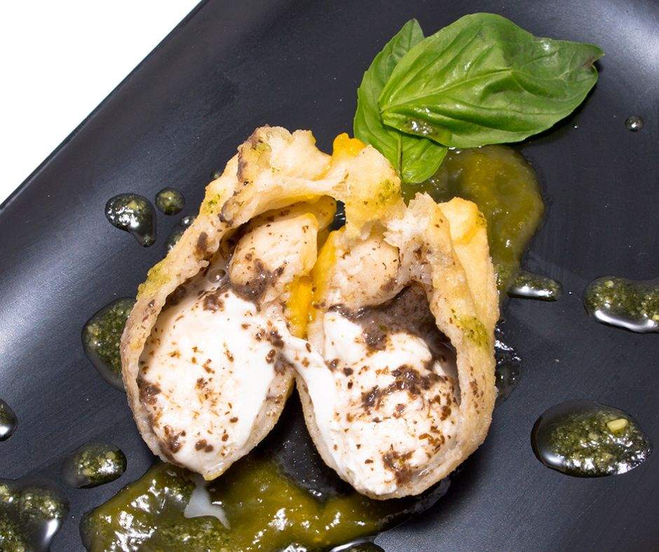 Tapa de Luvir Pizzería: burrata frita. 