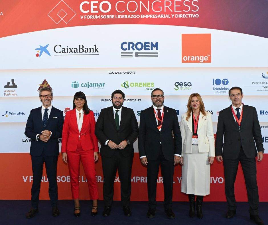 Imagen durante la V edición del CEO Congress con la presencia del presidente de la Comunidad, López Miras; la consejera de Empresa, Marisa López; el consejero de Economía, Luis Alberto Marín; el presidente de CROEM, Miguel López; el director ejecutivo del CEO Congress, Fernando Cueto; y la secretaria de Estado de Digitalización e Inteligencia Artificial, María González. (CARM)