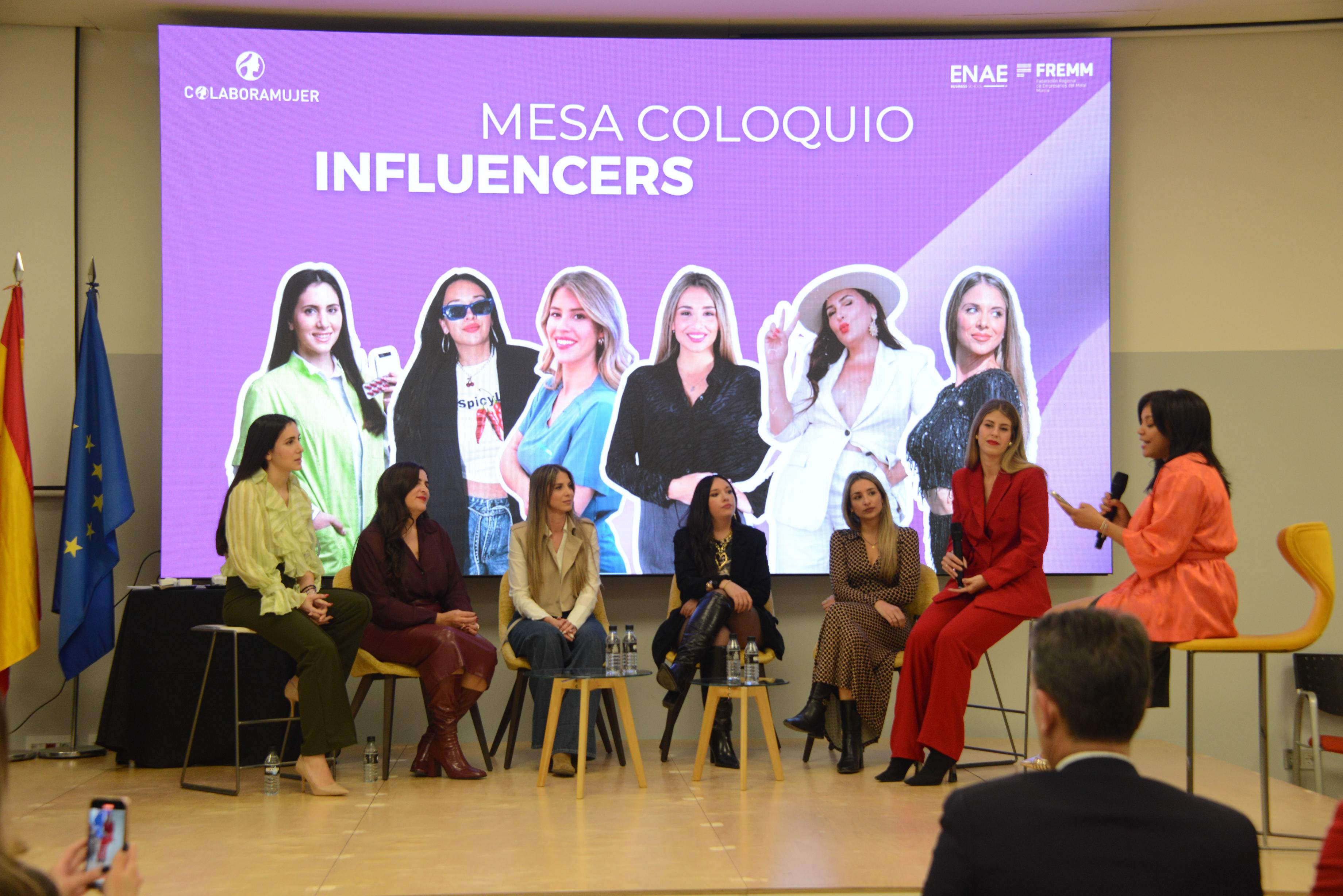 Mesa con las influencers participantes. (Colabora Mujer)
