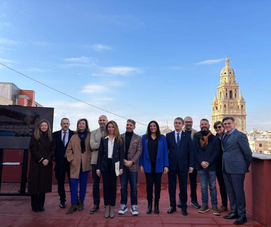 Los horarios de estas se adaptarán para poder ofrecer desayunos y conjugar la actividad de la hostelería con el descanso de los vecinos, unos datos que han sido presentados en la rueda de prensa celebrada en la azotea del Rincón de Pepe. (Ayuntamiento de Murcia)