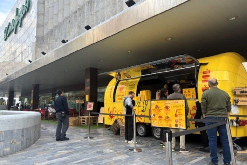 Imagen de la foodtruck en El Corte Inglés de Avenida Libertad. (El Corte Inglés)