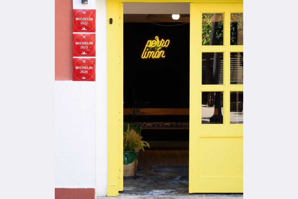 Fachada del restaurante Perro Limón. (Compás)
