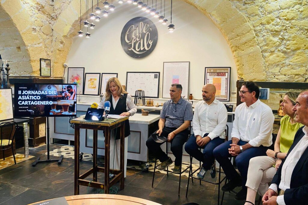 Presentación de las II Jornadas del Café Asiático Cartagenero. (Hostecar)