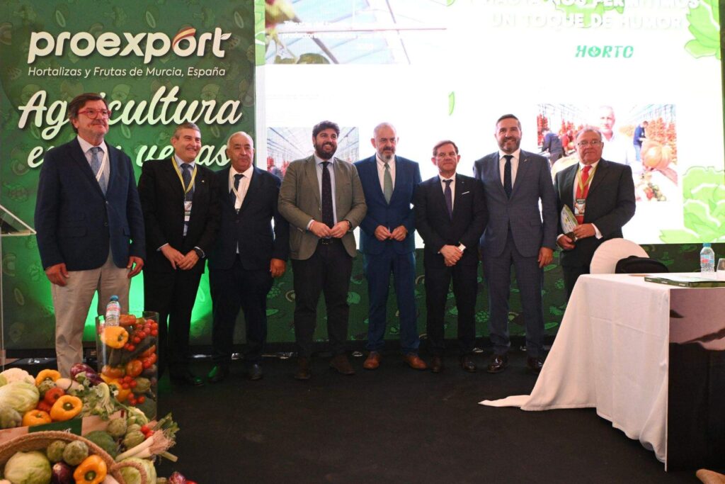 Foto de familia durante la Asamblea. (Proexport)