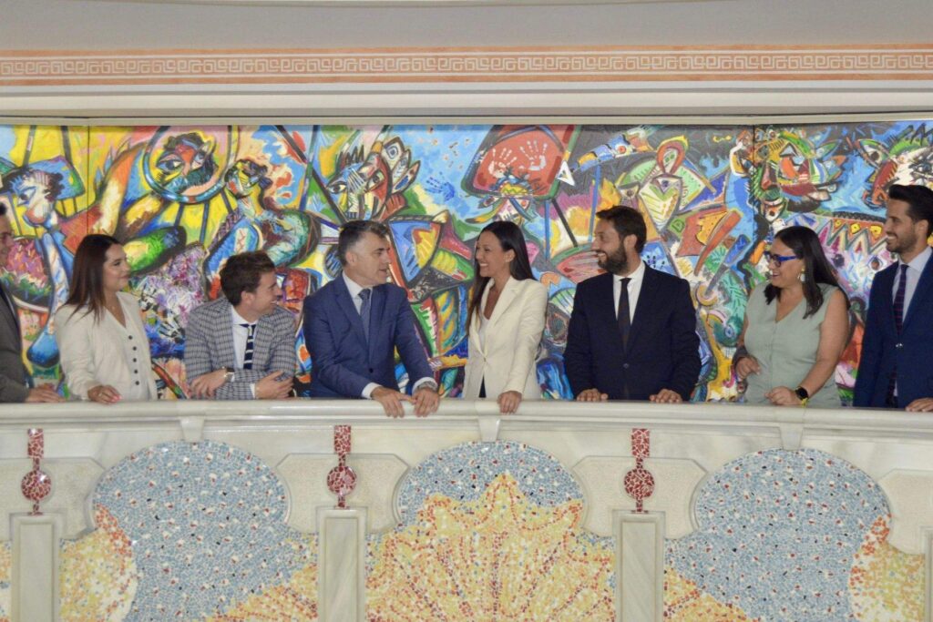 La consejera Carmen Conesa y su equipo, en la Asamblea Regional para la presentación de los presupuestos de Turismo, Cultura, Juventud y Deportes. (CARM)