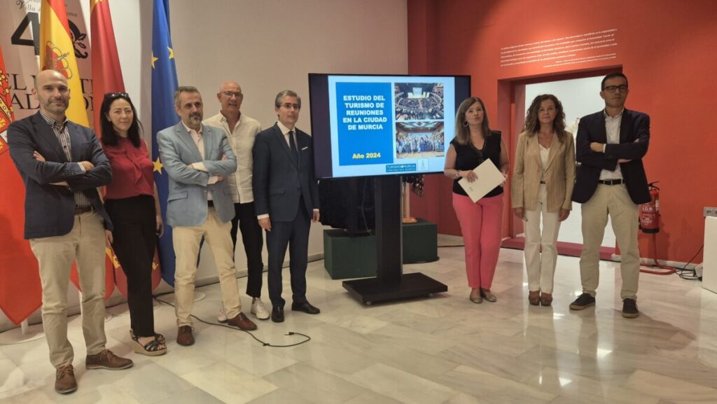 Imagen de la presentación del balance del turismo de congresos en la ciudad de Murcia. (Ayuntamiento de Murcia)