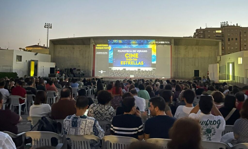 Imagen de una de las proyecciones de la iniciativa 'Cine bajo las estrellas' / CARM.