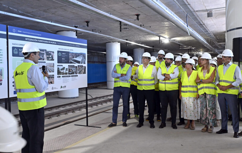 Visita del ministro de Transportes y Movilidad Sostenible, Óscar Puente, a las obras de la nueva estación de ferrocarril Murcia del Carmen / Ayuntamiento de Murcia.