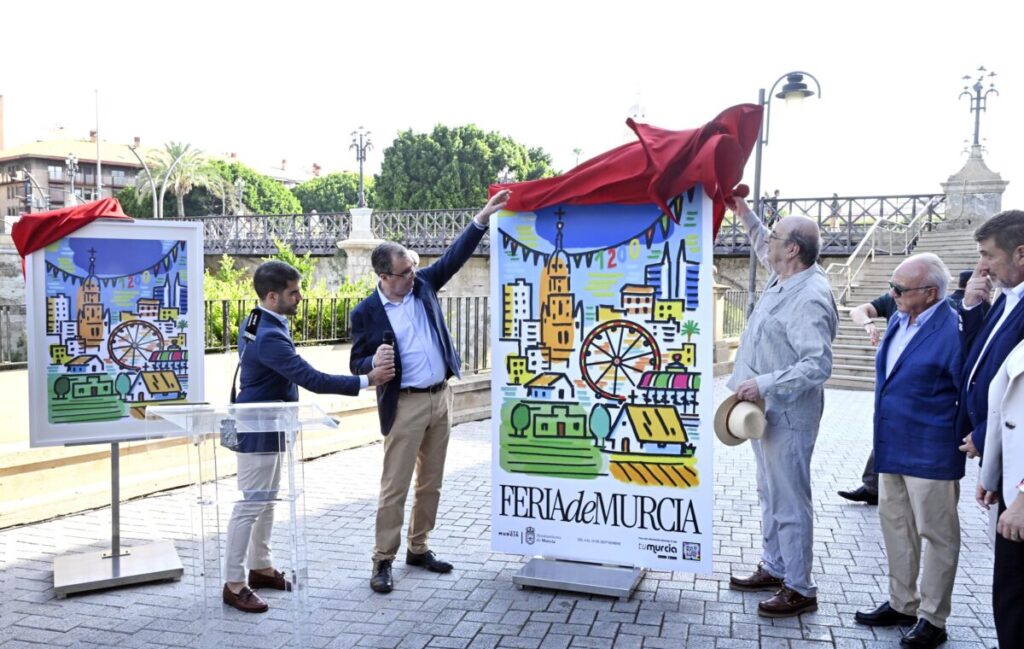 Imagen durante la presentación del cartel. (Ayuntamiento de Murcia)