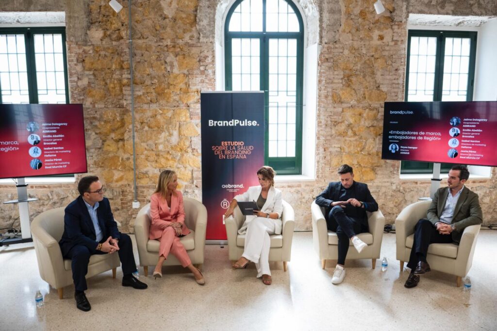 Imagen durante BrandPulse en el Cuartel de Artillería de Murcia / Ars Longa Comunicación.