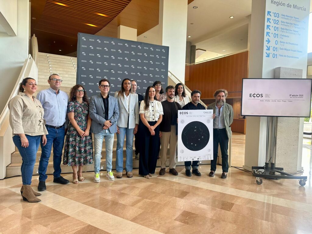 Foto de familia durante la presentación del festival / CARM.