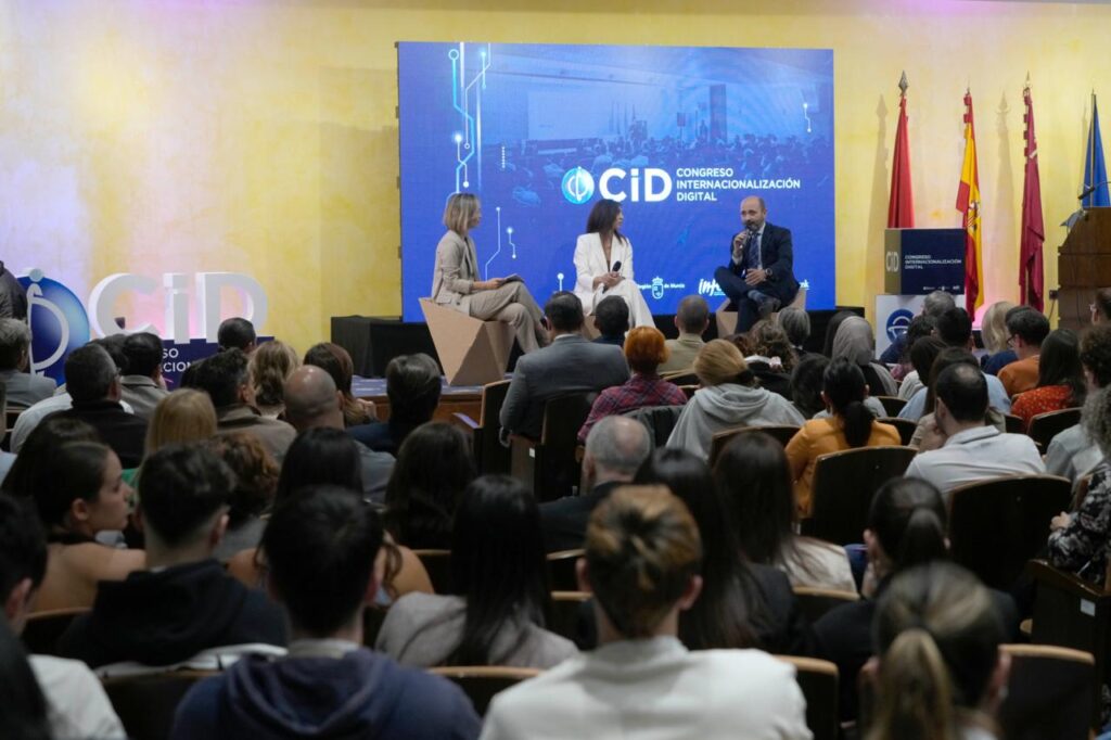 El director del Info, Joaquín Gómez, durante su intervención en eI Congreso de Internacionalización Digital / CARM.