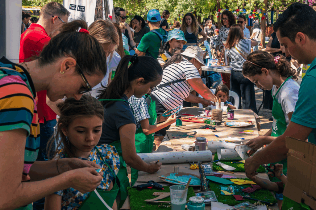 Asistentes a un taller de El Jardín Secreto en otra ciudad / Ayuntamiento de Cartagena.
