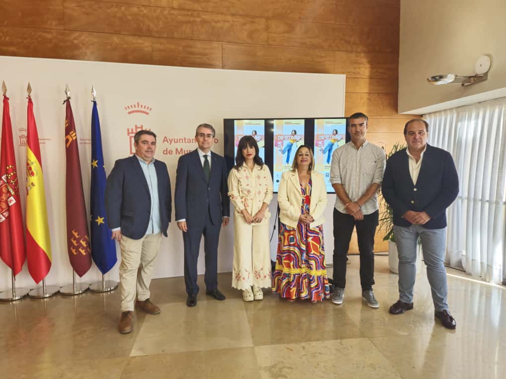 Foto de familia en la presentación de la feria / Ayuntamiento de Murcia.