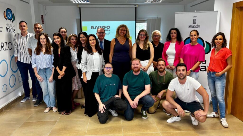 Foto de familia en la inauguración / Ayuntamiento de Murcia.