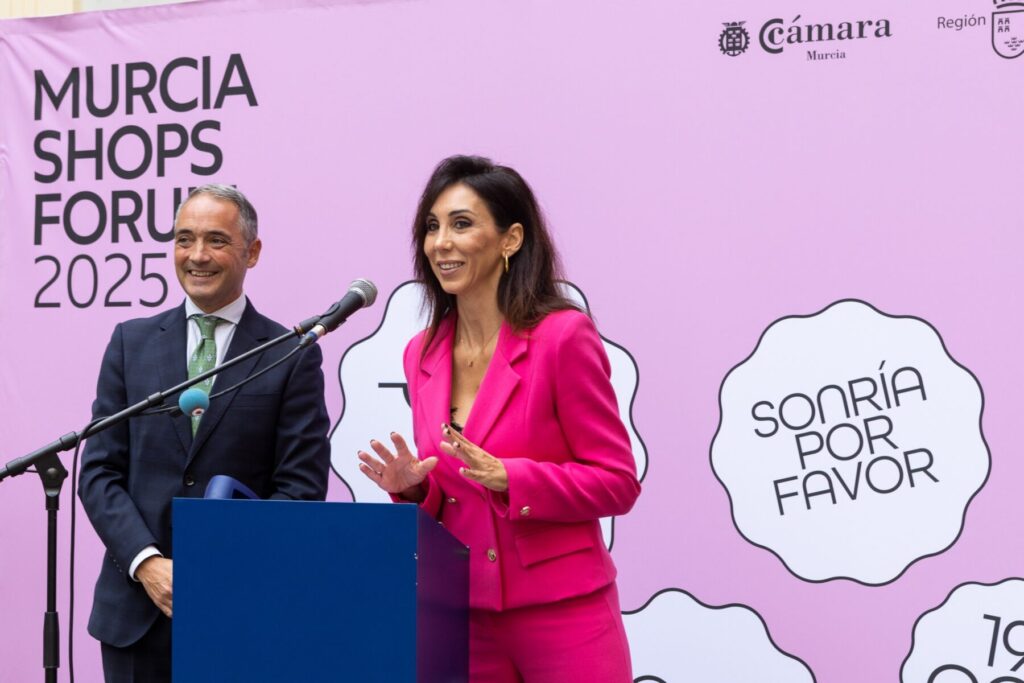 Miryam Fuertes durante la presentación de la novena edición / Cámara de Comercio de Murcia.