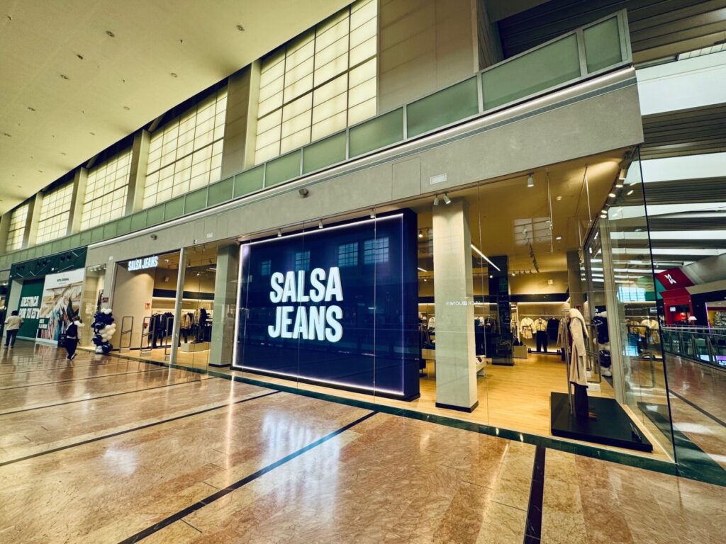 Interior de Nueva Condomina / CC Nueva Condomina.