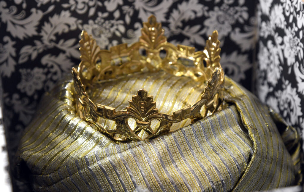 Una corona de los Reyes Magos / Ayuntamiento de Murcia.