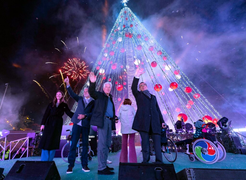 Encendido del Gran Árbol de Navidad 2025 / Ayuntamiento de Murcia.