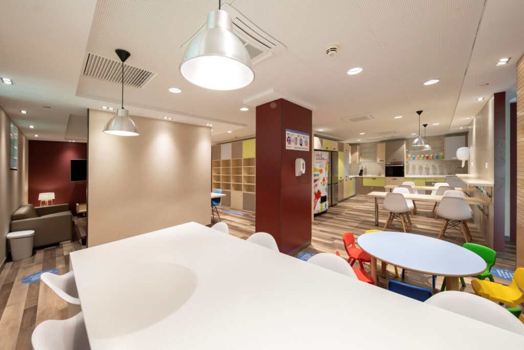 Sala Familiar Ronald McDonald del Hospital Universitario Virgen de la Arrixaca / Sabic.