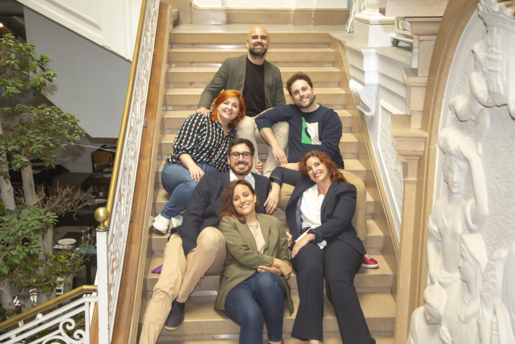 De arriba, izquierda a derecha, el equipo de Egaleco: Antonio David Ruiz, Sandra Pintor, José Luis Izaguirre, Nicolás Bertone, Silvia Soto y Raquel Jiménez.