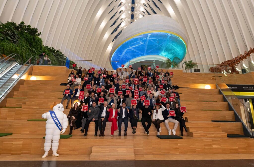 Foto de familia en la entrega de las placas / CaixaBank.