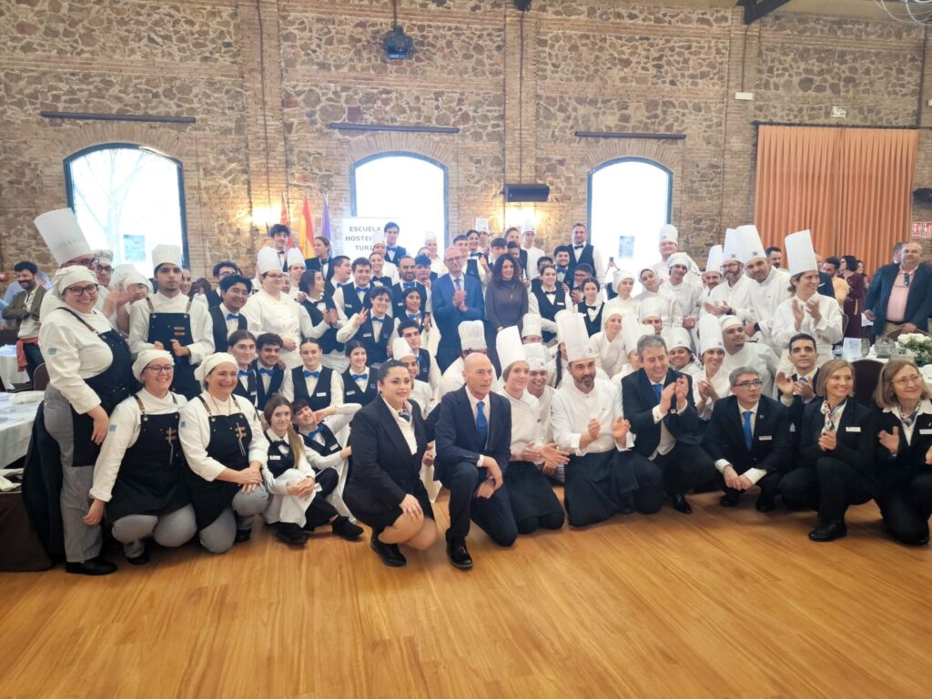 Foto de familia en el acto de celebración.