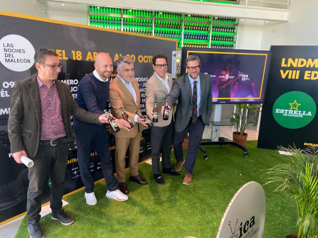 Foto durante la presentación del cartel de esta VIII edición en la Sala de Catas de Estrella de Levante.