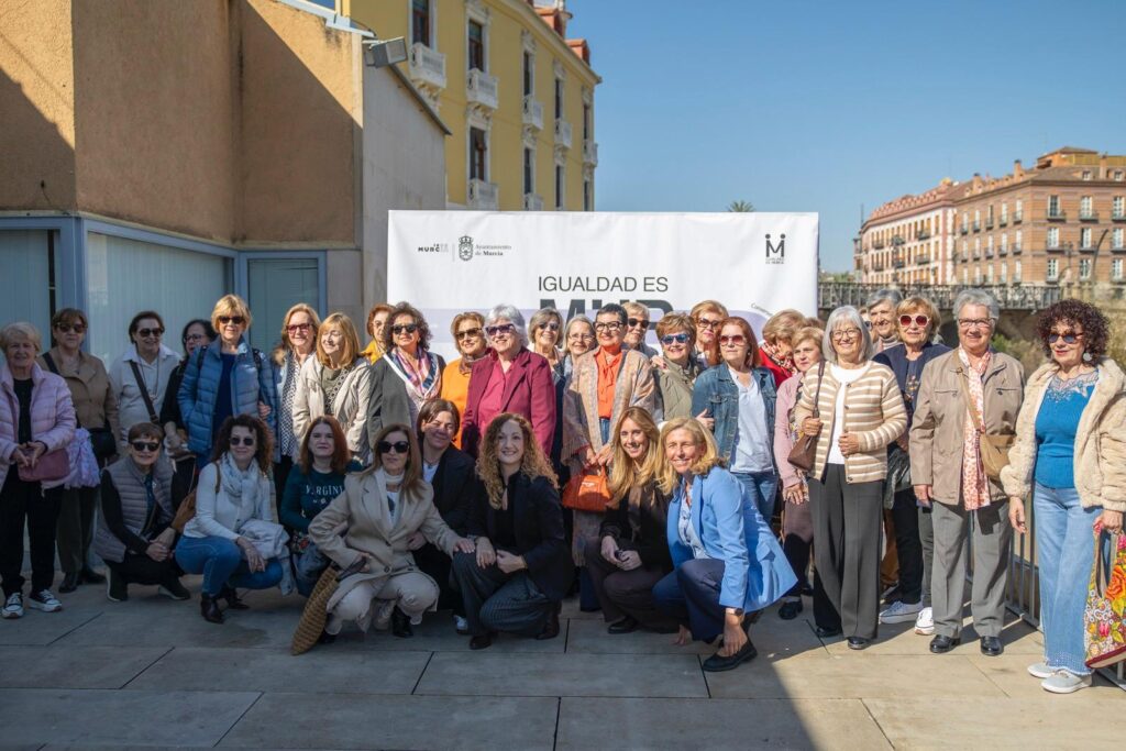 Foto de familia en la presentación de la programación / Ayuntamiento de Murcia.