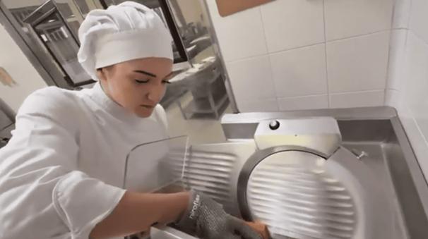 Fotograma de la vídeo receta de Ana González Carrillo, estudiante del IES La Flota de Murcia / Le Cordon Bleu.