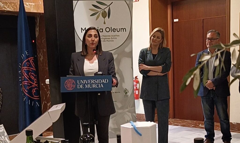 La consejera Sara Rubira en la entrega de premios de la primera edición de 'Murcia Oleum' / CARM.