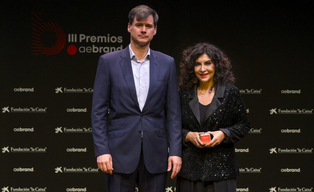 Bang Branding recibe el Premio Nacional de Branding en categoría Pyme Digital Marketing otorgado por AEBRAND / Bang Branding.