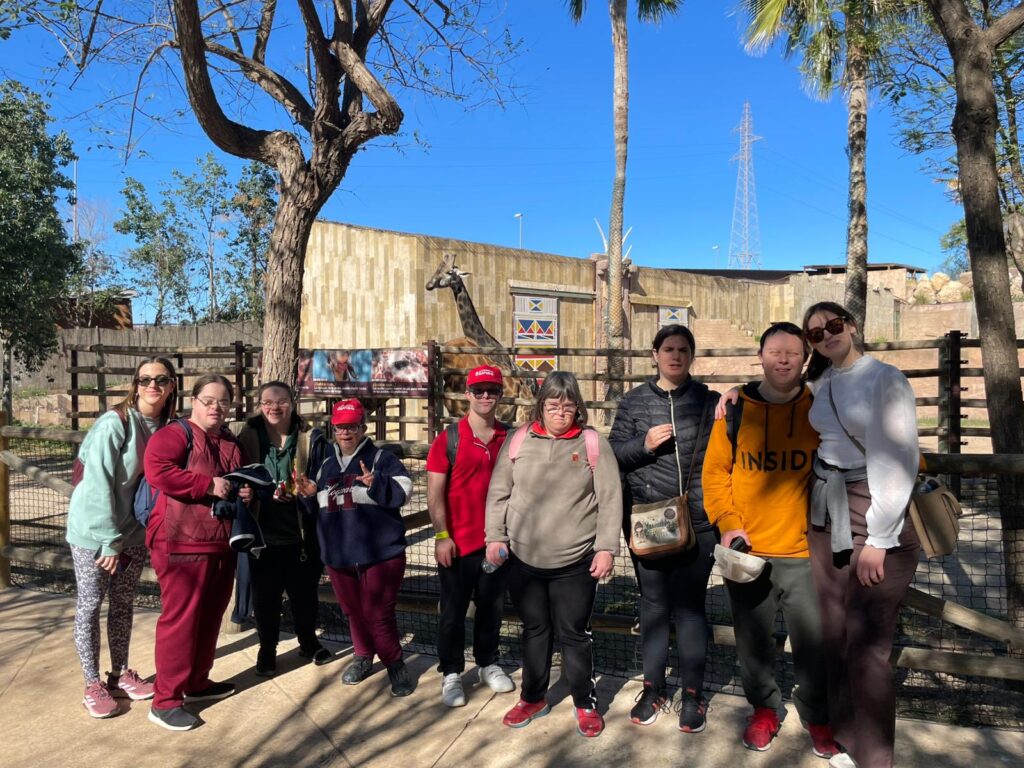 Usuarios de la entidad, en las instalaciones del parque / Portavoz.