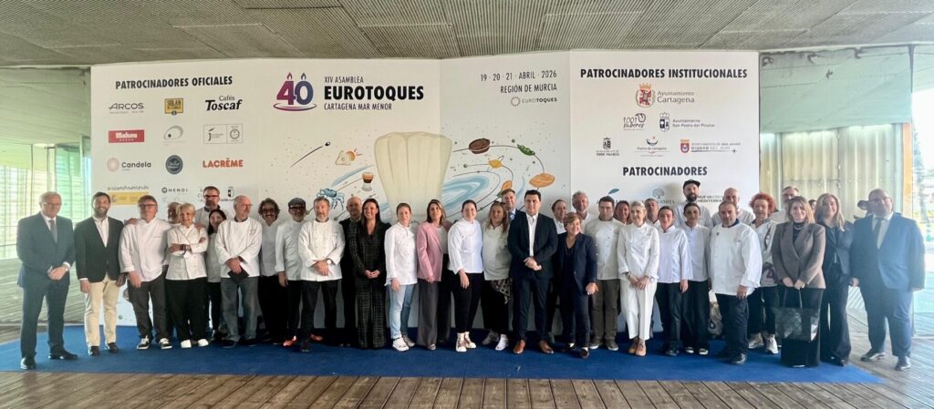 Participantes en el acto inaugural de la asamblea nacional de Euro-Toques en Cartagena / CARM.