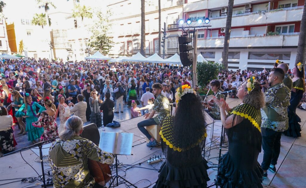 Concierto en Plaza San Francisco en una edición anterior de las Cruces de Mayo en Cartagena / Ayuntamiento de Cartagena.