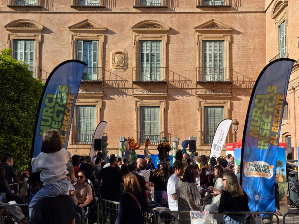 Actividades infantiles en las Fiestas de Primavera / Ayuntamiento de Murcia.