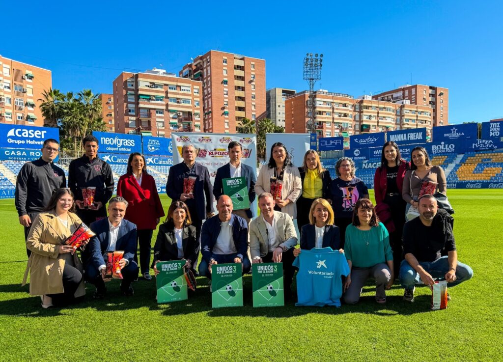 Foto de familia en la presentación de la edición / CaixaBank.