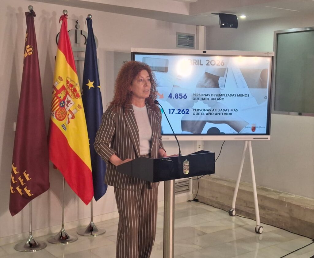 La directora general del SEF, Pilar Valero, durante la rueda de prensa / CARM.
