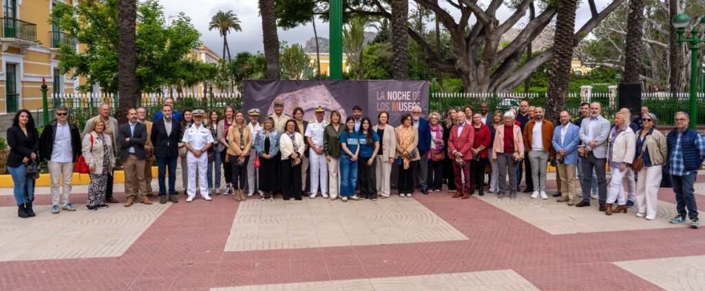 Foto de familia en la presentación de la Noche de Los Museos 2026 en el Arsenal Militar de Cartagena / Ayuntamiento de Cartagena.