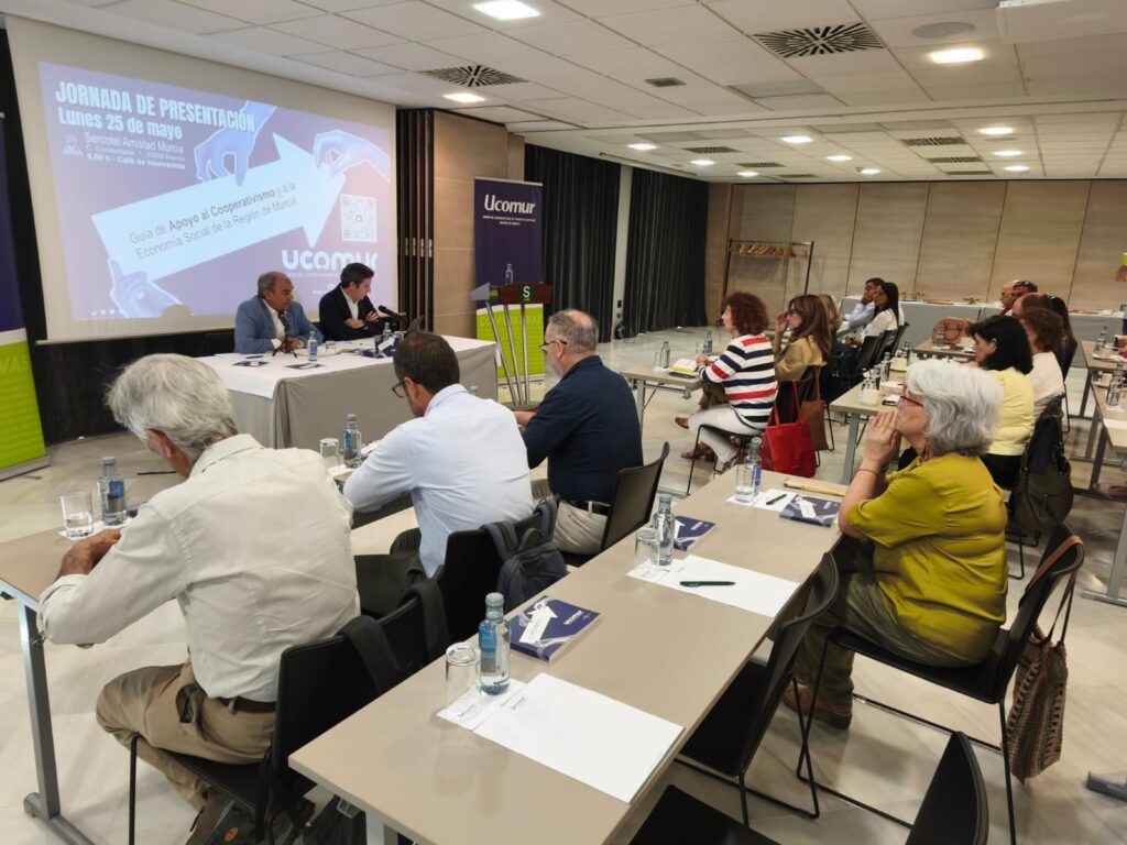 Jornada de la Guía de Apoyo al Cooperativismo y a la Economía Social en la Región / Ucomur.