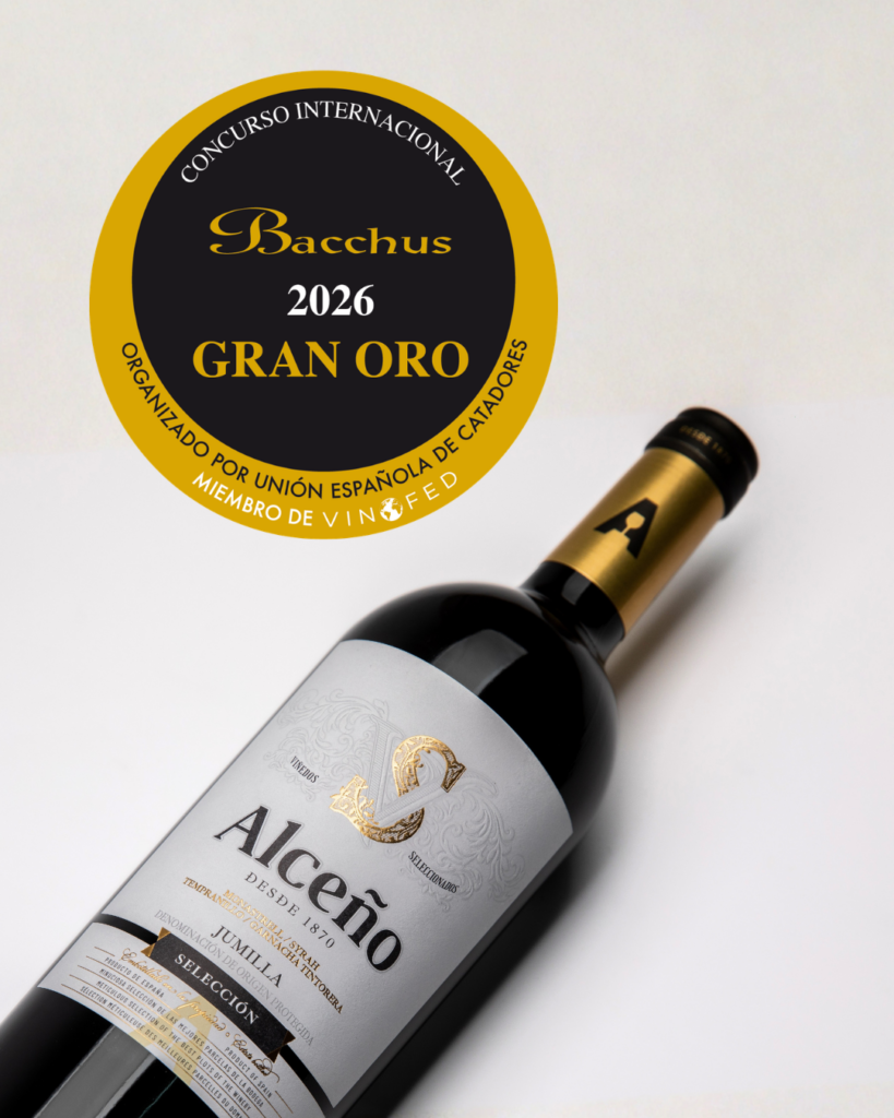 Infografía del reconocimiento del vino Alceño Selección 2020 en Bacchus 2026 / Bodegas Alceño.