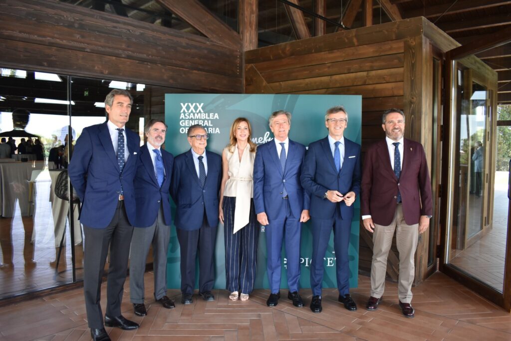 El presidente de Amefmur, José María Tortosa, junto a las autoridades asistentes a la XXX Asamblea General de la asociación / Amefmur.