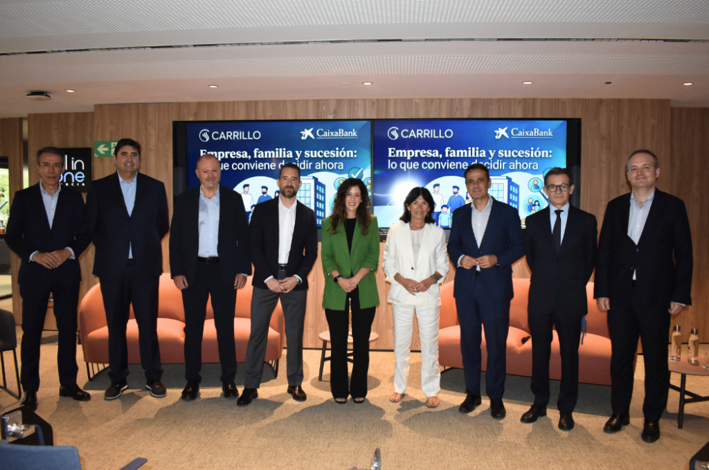 Foto de familia de los participantes en la jornada / CaixaBank.
