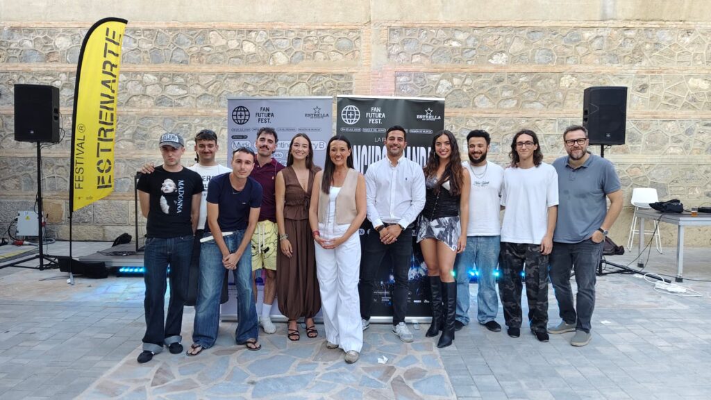Foto de familia junto a los ganadores / Lydia Martín Comunicación.