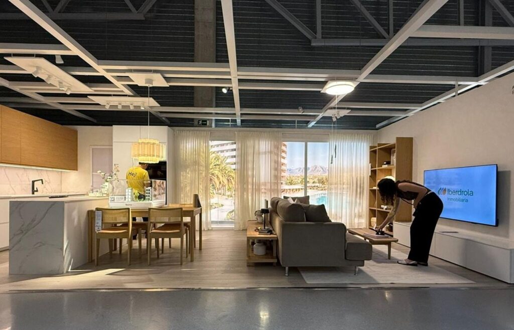 Exposición de las viviendas de Íkono Homes de Iberdrola Inmobiliaria en Ikea Murcia / Iberdrola.