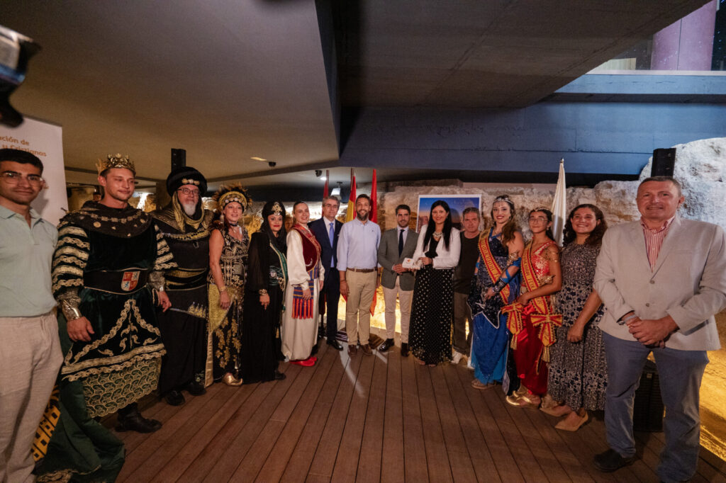 Foto de familia durante la presentación / Ayuntamiento de Murcia.